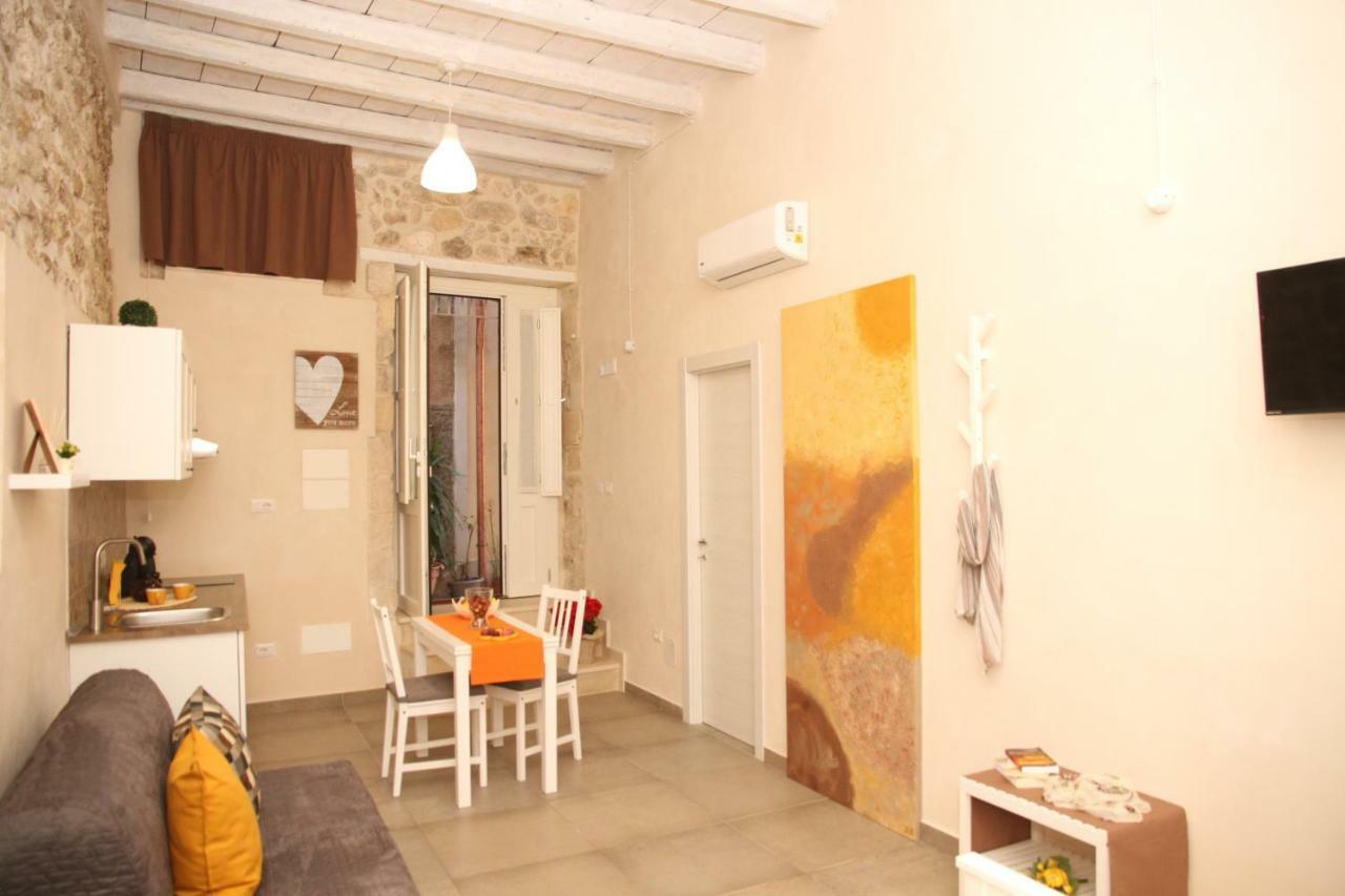 Essentia Rooms- Ortigia Holidays Syracuse Eksteriør bilde